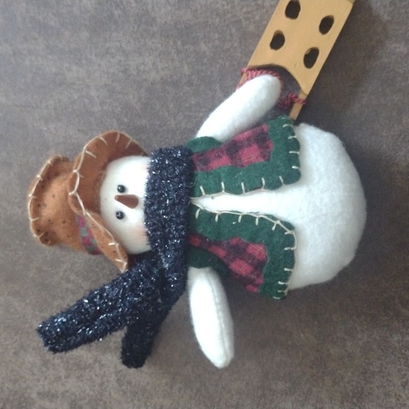 3 little snowmen decorations/ornaments - Picture 3 of 4